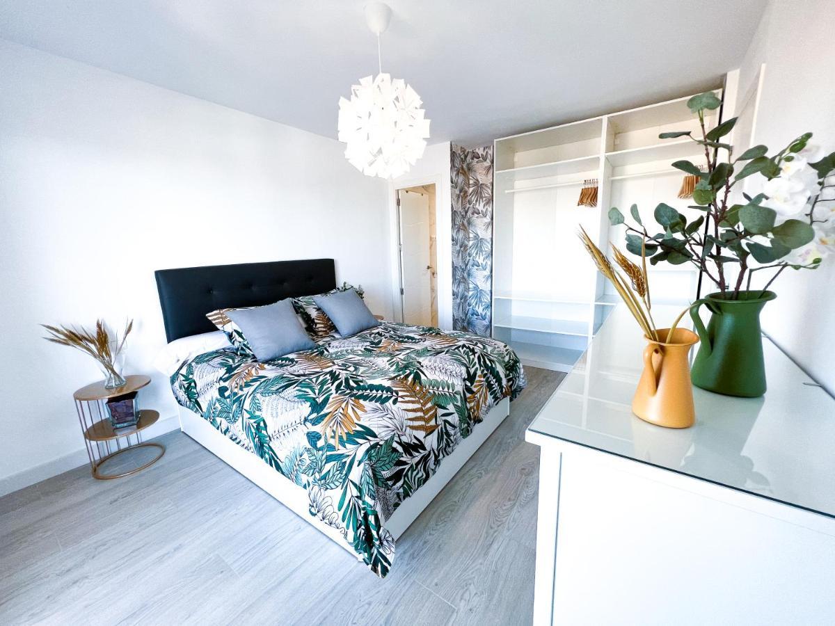 Apartamento A 900 M De La Playa Y Con Vistas Al Mar En フエンヒロラ エクステリア 写真