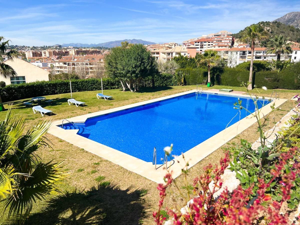 Apartamento A 900 M De La Playa Y Con Vistas Al Mar En フエンヒロラ エクステリア 写真