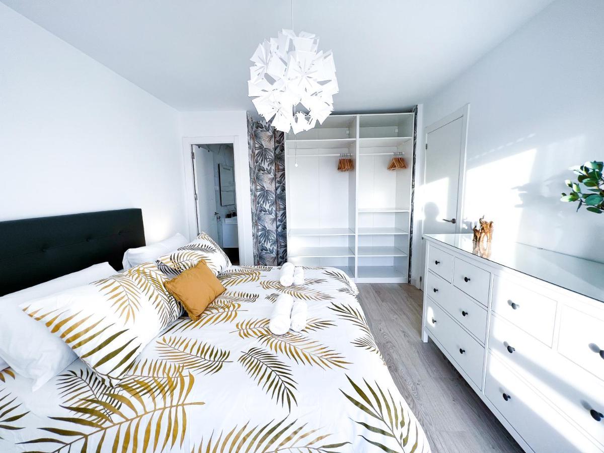 Apartamento A 900 M De La Playa Y Con Vistas Al Mar En フエンヒロラ エクステリア 写真
