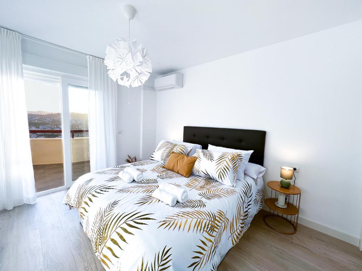 Apartamento A 900 M De La Playa Y Con Vistas Al Mar En フエンヒロラ エクステリア 写真