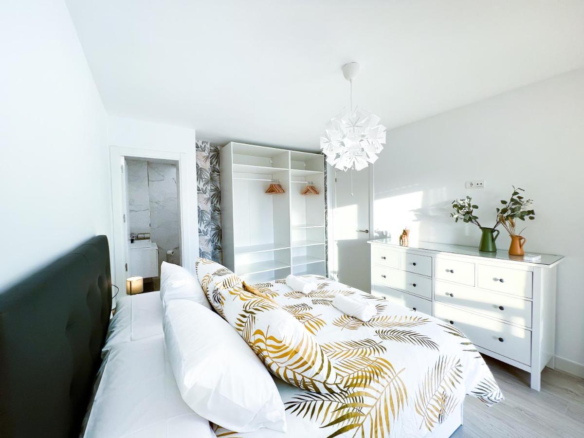 Apartamento A 900 M De La Playa Y Con Vistas Al Mar En フエンヒロラ エクステリア 写真