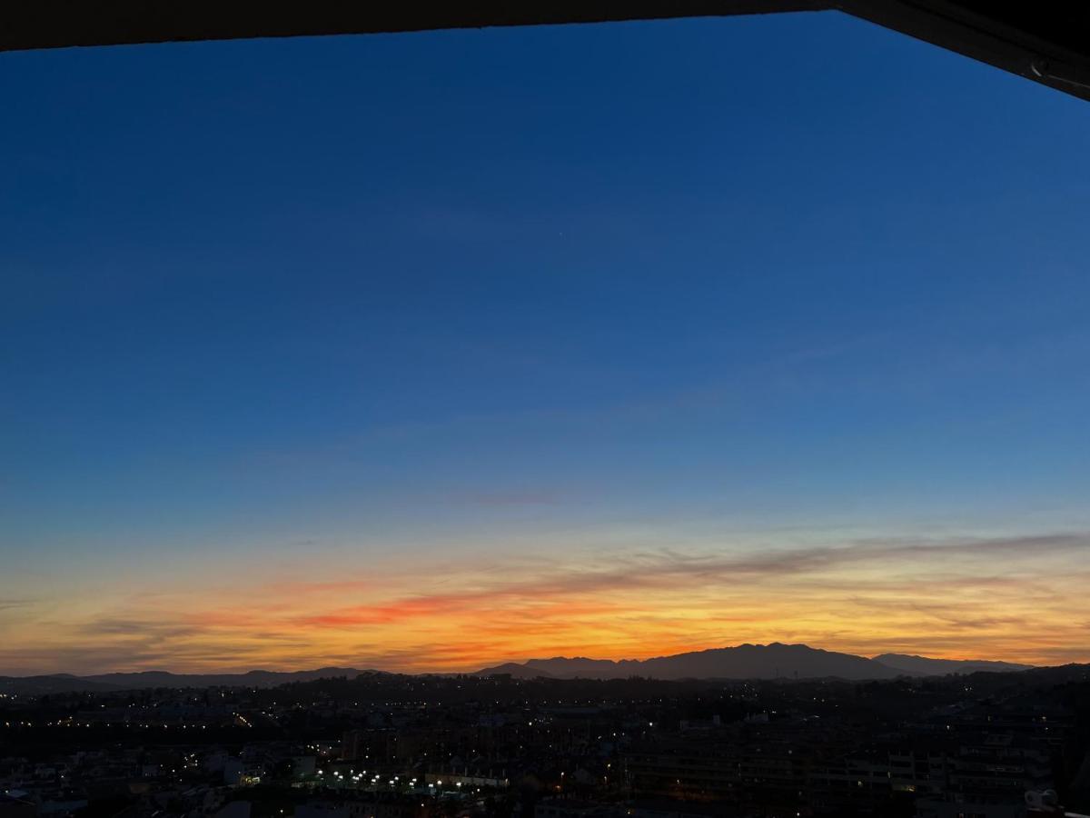 Apartamento A 900 M De La Playa Y Con Vistas Al Mar En フエンヒロラ エクステリア 写真
