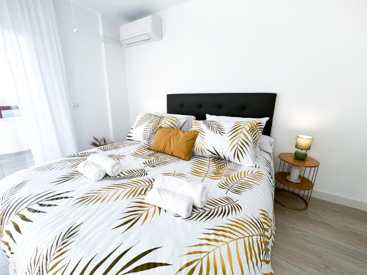 Apartamento A 900 M De La Playa Y Con Vistas Al Mar En フエンヒロラ エクステリア 写真